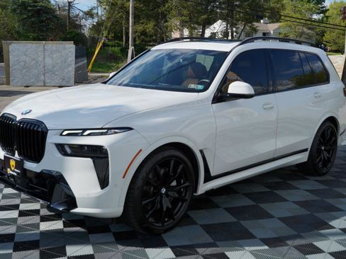 Used 2024 BMW X7 xDrive40i w/ M Sport Package AWD/4WD image 12