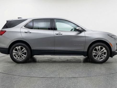 Used 2025 Chevrolet Equinox LT image 11