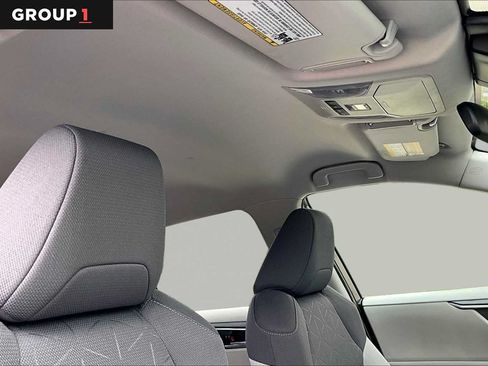 Used 2022 Toyota RAV4 XLE w/ XLE Grade Weather Package AWD/4WD image 14
