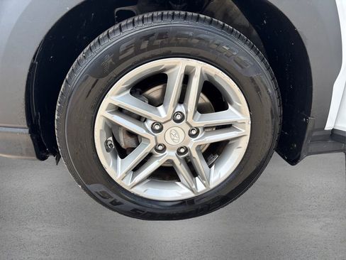 Used 2019 Hyundai Kona SE image 12