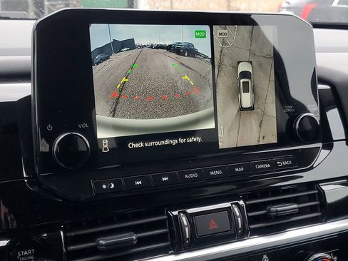 New 2025 Nissan Pathfinder SL image 21