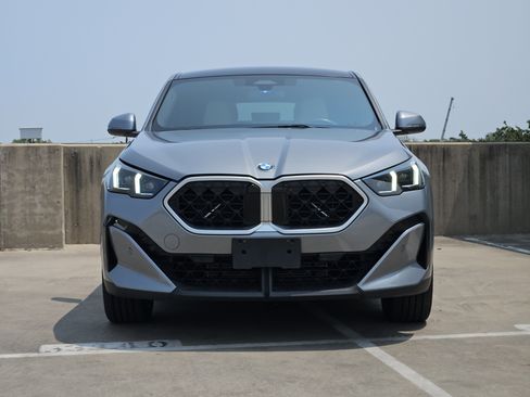 Used 2025 BMW X2 xDrive28i AWD/4WD image 11