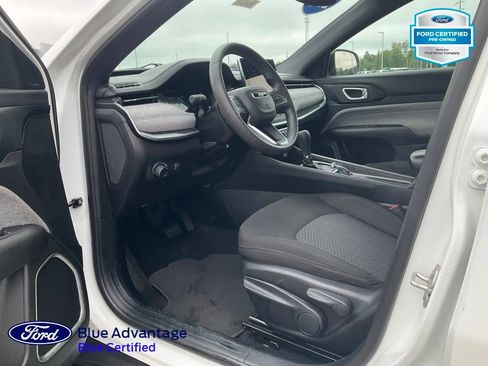 Used 2023 Jeep Compass Sport AWD/4WD image 4