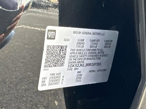 Used 2024 GMC Yukon XL Denali w/ Advanced Technology Package image 25