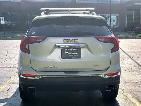 Used 2018 GMC Terrain SLT w/ Preferred Package AWD/4WD image 3