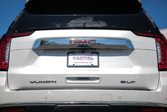 Used 2021 GMC Yukon SLT w/ SLT Premium Package AWD/4WD image 13