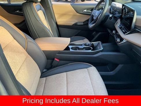 New 2026 Chevrolet Equinox ACTIV w/ Convenience Package III AWD/4WD image 18