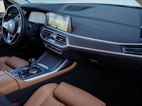 Used 2022 BMW X7 xDrive40i w/ Premium Package image 21