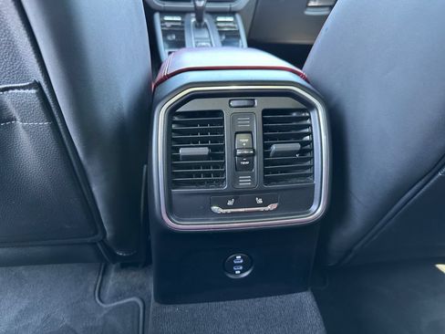 Used 2023 Porsche Macan S AWD/4WD image 20