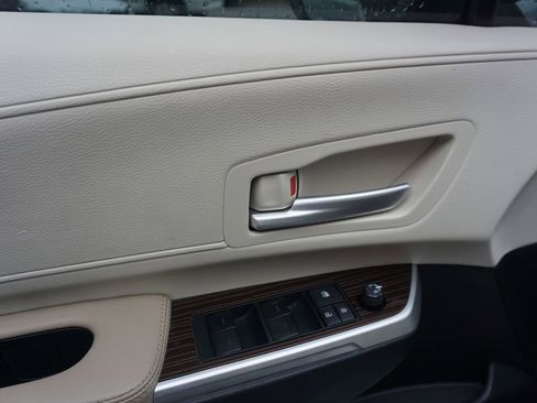 Used 2022 Toyota Sienna XLE FWD image 4
