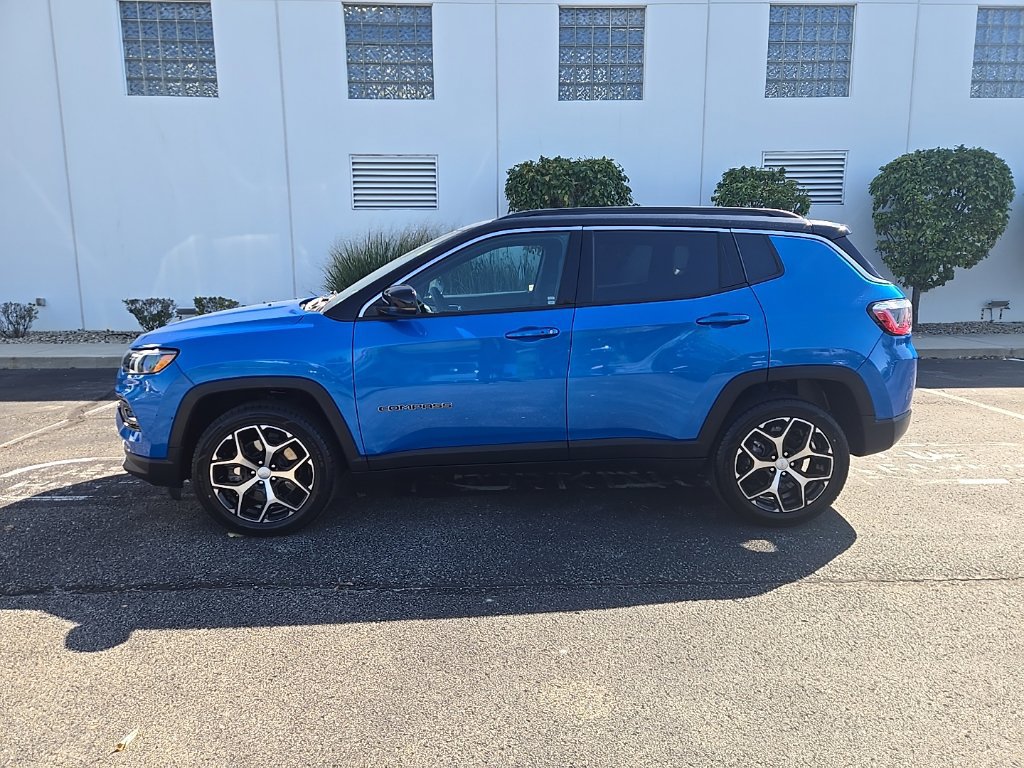 Used 2024 Jeep Compass Limited AWD/4WD image 5