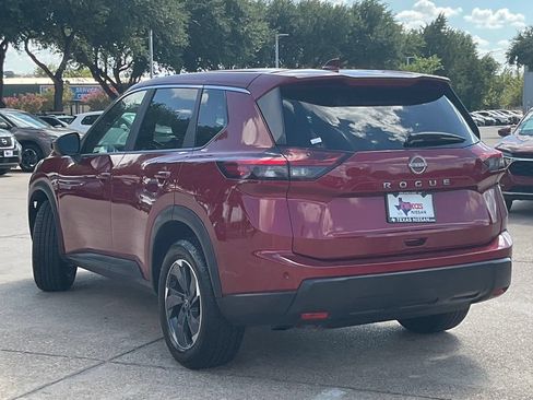 Used 2025 Nissan Rogue SV FWD image 6