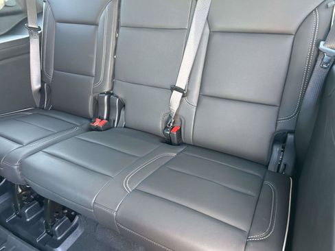 Used 2025 Chevrolet Tahoe Premier AWD/4WD image 15