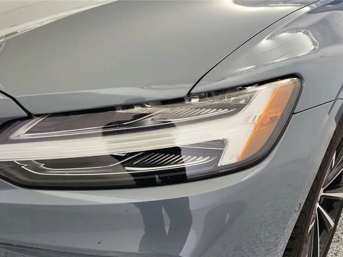 Used 2023 Volvo S60 T8 Plus image 14