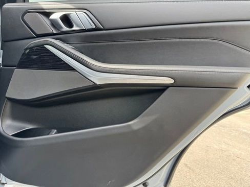 Certified 2025 BMW X7 M60i AWD/4WD image 32
