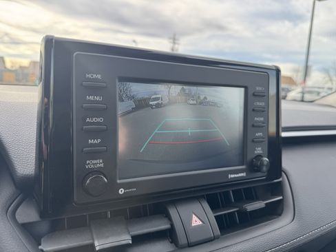 Used 2021 Toyota RAV4 XLE image 25