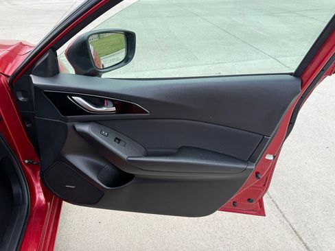 Used 2016 MAZDA MAZDA3 i Touring w/ Popular Equipment Package image 23