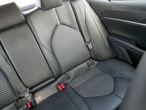 Used 2023 Toyota Camry SE FWD image 14