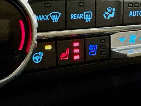 Used 2021 Ford F150 Lariat w/ Equipment Group 502A High image 23