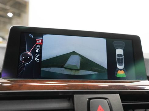 Used 2014 BMW 435i Convertible RWD image 25