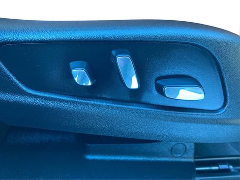 Used 2020 Cadillac XT5 Premium Luxury image 36