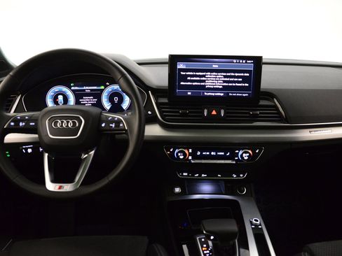 Certified 2024 Audi Q5 e Premium Plus w/ Premium Plus Package image 3