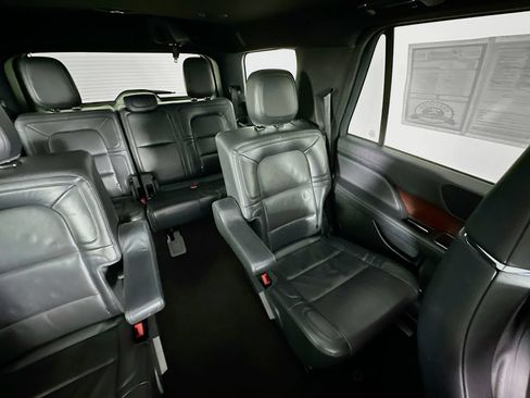 Used 2023 Lincoln Navigator Reserve AWD/4WD image 15