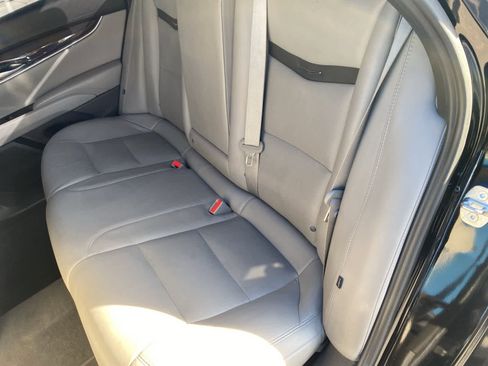 Used 2014 Cadillac XTS Luxury image 12