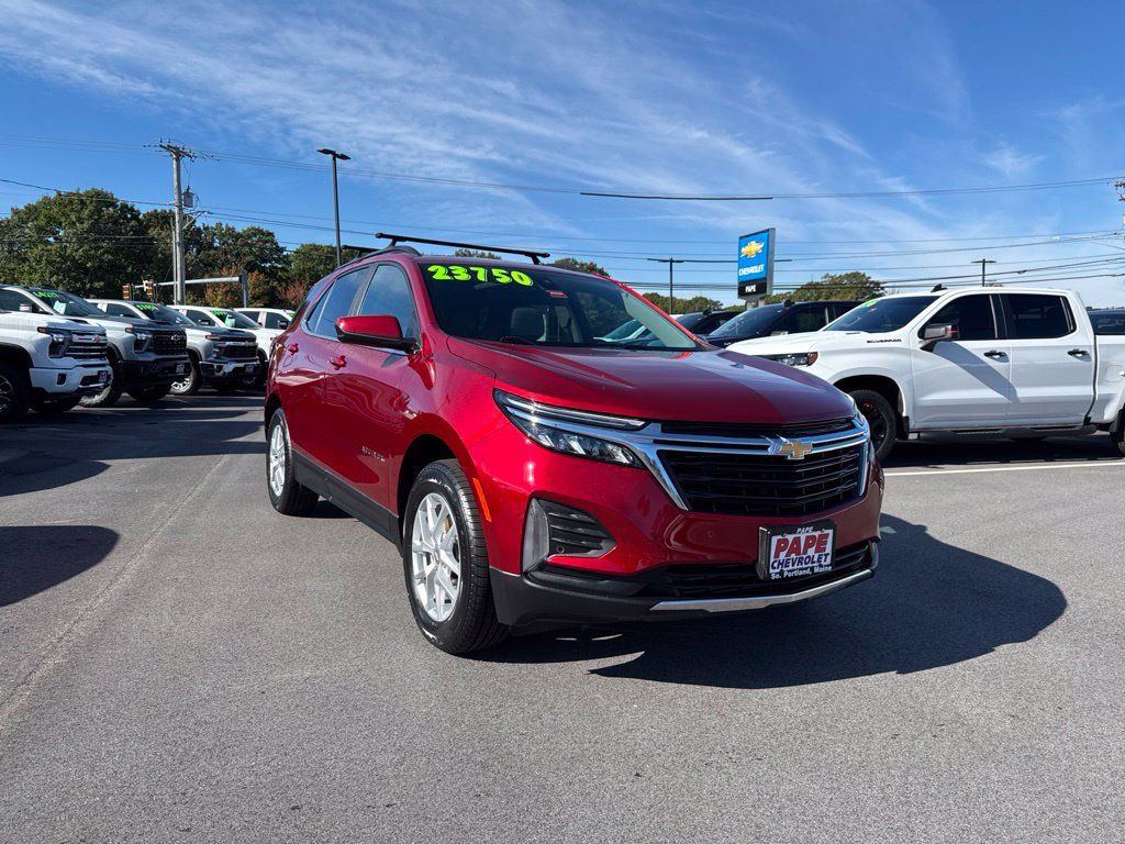 Used 2023 Chevrolet Equinox LT AWD/4WD image 2