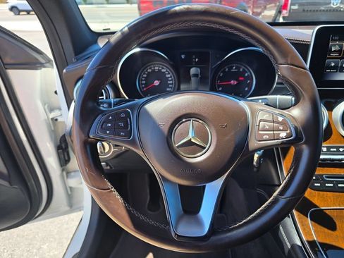 Used 2018 Mercedes-Benz GLC 300 4MATIC image 23