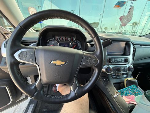Used 2015 Chevrolet Suburban LT w/ Luxury Package AWD/4WD image 10