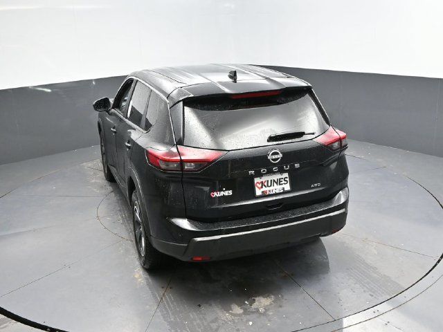 Used 2025 Nissan Rogue SV AWD/4WD image 40