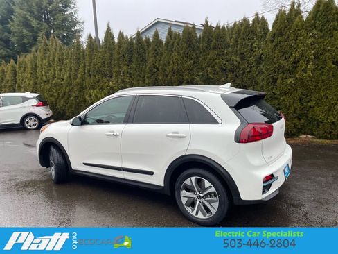 Used 2022 Kia Niro EX image 7
