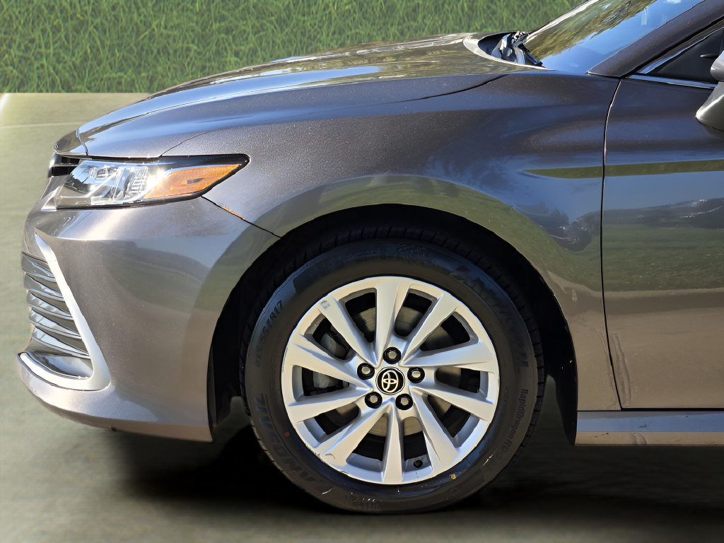 Used 2023 Toyota Camry LE FWD image 4