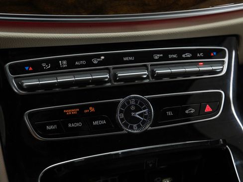 Used 2018 Mercedes-Benz E 400 4MATIC Wagon w/ Premium 2 Package image 25