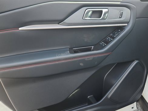 New 2026 Ford Explorer ST-Line AWD/4WD image 9