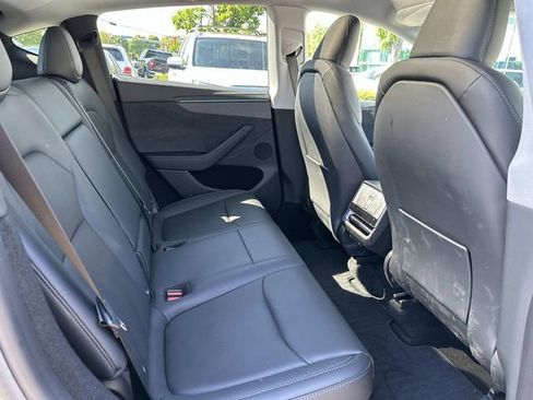 Used 2026 Tesla Model Y Long Range AWD/4WD image 14