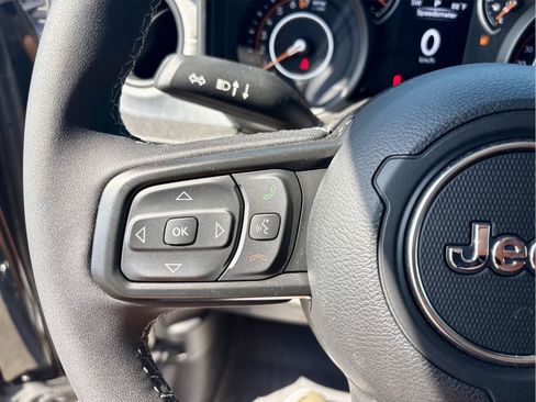 Used 2025 Jeep Gladiator Sport AWD/4WD image 20