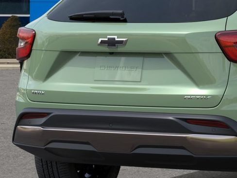 New 2026 Chevrolet Trax ACTIV w/ Sunroof Package FWD image 14