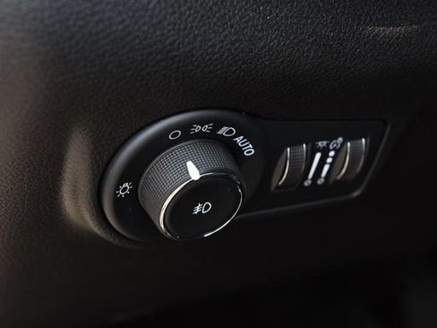 Used 2025 Jeep Compass Limited AWD/4WD image 11