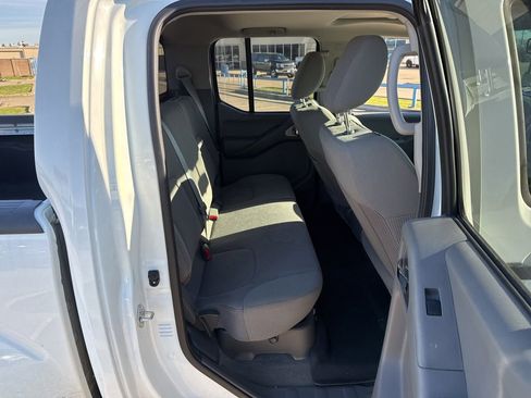 Used 2016 Nissan Frontier SV w/ SV Value Truck Package image 11