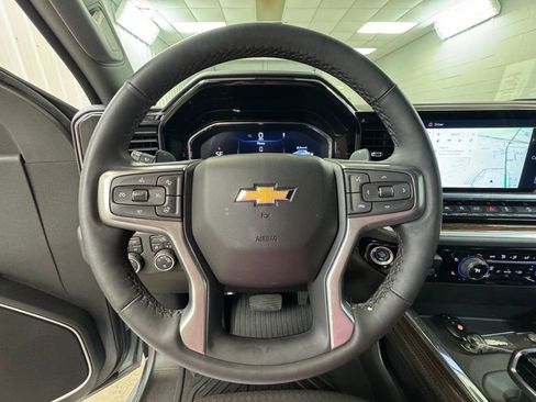 Used 2025 Chevrolet Silverado 1500 LT AWD/4WD image 32