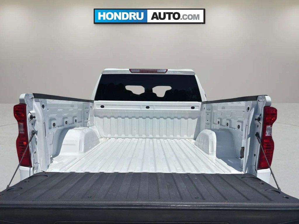 Used 2023 Chevrolet Silverado 1500 LT AWD/4WD image 9