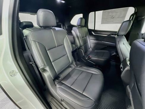 New 2026 GMC Acadia Elevation w/ Elevation Premium Package AWD/4WD image 23