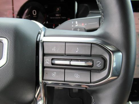 Used 2025 GMC Acadia Elevation FWD image 25