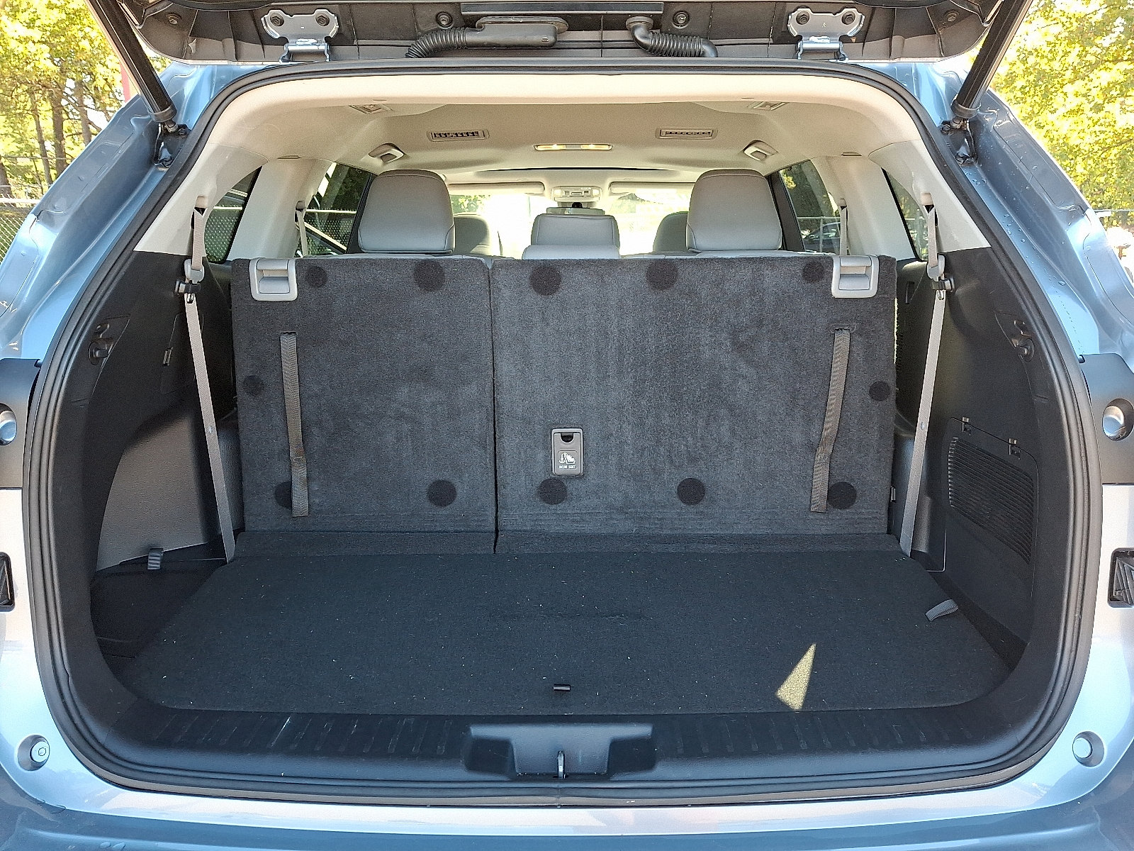 Used 2023 Toyota Highlander XLE AWD/4WD image 28