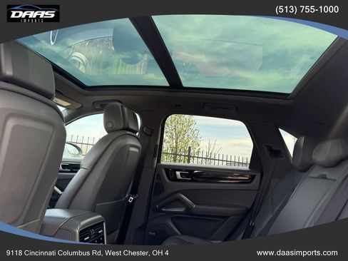 Used 2020 Porsche Cayenne image 30