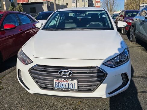 Used 2017 Hyundai Elantra Limited image 2