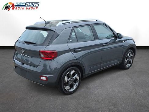 Used 2024 Hyundai Venue SEL image 7
