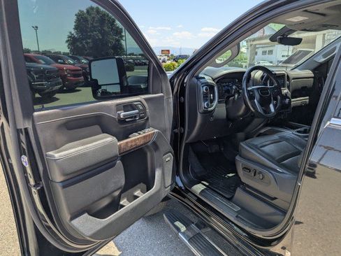 Used 2020 GMC Sierra 2500 Denali w/ Denali Ultimate Package AWD/4WD image 8